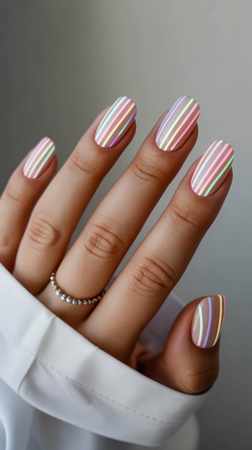 Aura Stripes Nails