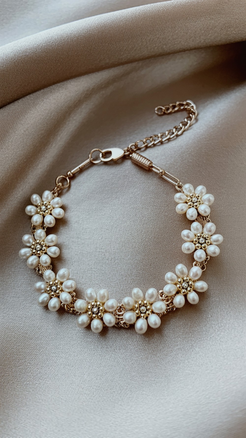 Pearl Cluster Flower Beaded Bracelet